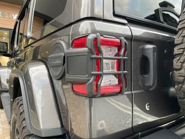 ジープ・ラングラーアンリミテッド サハラ　認定中古車　ジャオス２本出しマフラー　社外１７インチＡＷ　ＢＦグットリッチＫＯ２（２７５／７０／Ｒ１７）　ルビコンフロントバンパー　禁煙車（20枚目）