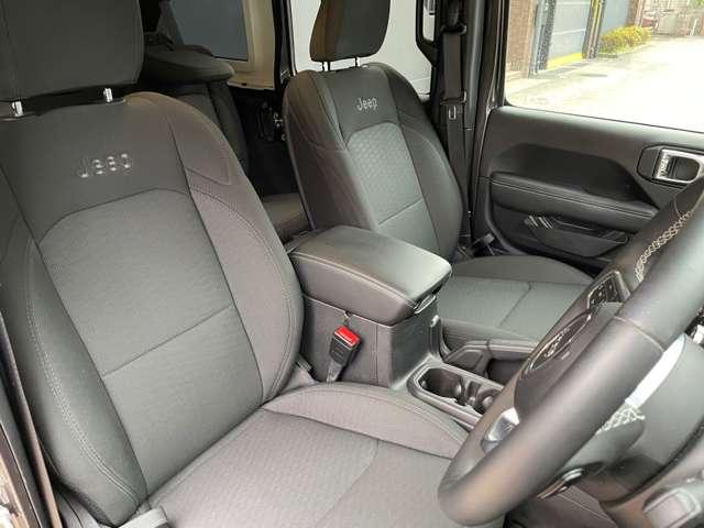 ジープ・ラングラーアンリミテッド サハラ　認定中古車　ジャオス２本出しマフラー　社外１７インチＡＷ　ＢＦグットリッチＫＯ２（２７５／７０／Ｒ１７）　ルビコンフロントバンパー　禁煙車（23枚目）