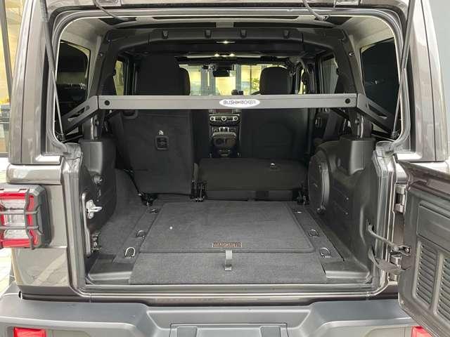 ジープ・ラングラーアンリミテッド サハラ　認定中古車　ジャオス２本出しマフラー　社外１７インチＡＷ　ＢＦグットリッチＫＯ２（２７５／７０／Ｒ１７）　ルビコンフロントバンパー　禁煙車（37枚目）