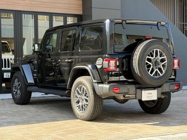 ジープ・ラングラーアンリミテッド サハラ　ワンオーナー　認定中古車　新車保証継承　純正ドライブレコーダー　２０２５後期モデル　ワイドスクリーンＵコネクト　電動パワーシートモデル　禁煙車（8枚目）