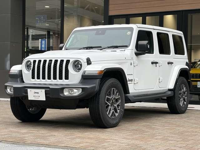 ジープ・ラングラーアンリミテッド サハラ　認定中古車　２．０Ｌターボモデル　前期最終モデル　フロント・サイドカメラ　ブラインドスポットモニター　シートヒーター・ハンドルヒーター　後期純正ホイール　禁煙車（15枚目）