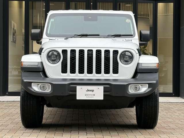 ジープ・ラングラーアンリミテッド サハラ　認定中古車　２．０Ｌターボモデル　前期最終モデル　フロント・サイドカメラ　ブラインドスポットモニター　シートヒーター・ハンドルヒーター　後期純正ホイール　禁煙車（16枚目）