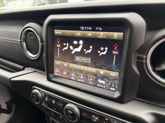 ジープ・ラングラーアンリミテッド サハラ　認定中古車　２．０Ｌターボモデル　前期最終モデル　フロント・サイドカメラ　ブラインドスポットモニター　シートヒーター・ハンドルヒーター　後期純正ホイール　禁煙車（21枚目）