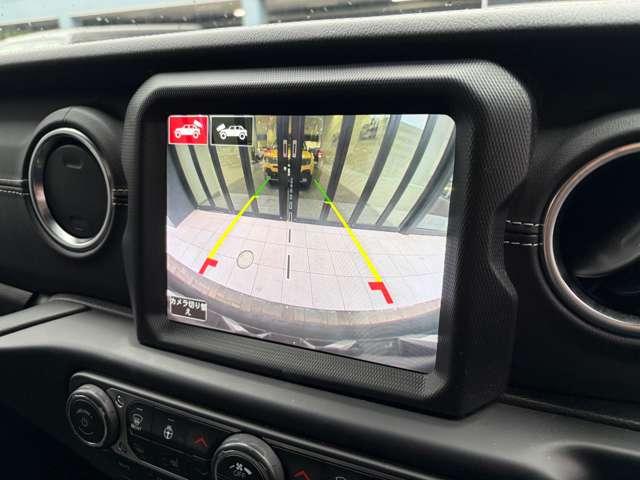 ジープ・ラングラーアンリミテッド サハラ　認定中古車　２．０Ｌターボモデル　前期最終モデル　フロント・サイドカメラ　ブラインドスポットモニター　シートヒーター・ハンドルヒーター　後期純正ホイール　禁煙車（23枚目）