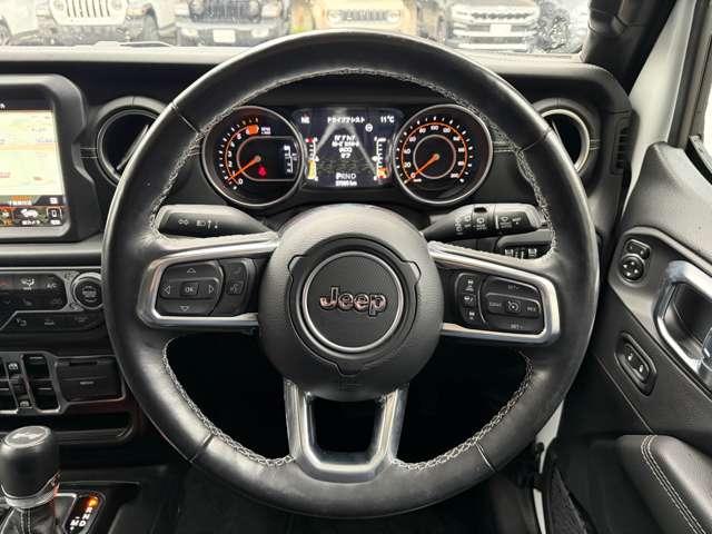 ジープ・ラングラーアンリミテッド サハラ　認定中古車　２．０Ｌターボモデル　前期最終モデル　フロント・サイドカメラ　ブラインドスポットモニター　シートヒーター・ハンドルヒーター　後期純正ホイール　禁煙車（27枚目）