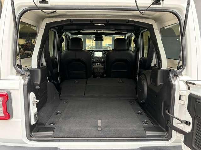 ジープ・ラングラーアンリミテッド サハラ　認定中古車　２．０Ｌターボモデル　前期最終モデル　フロント・サイドカメラ　ブラインドスポットモニター　シートヒーター・ハンドルヒーター　後期純正ホイール　禁煙車（35枚目）