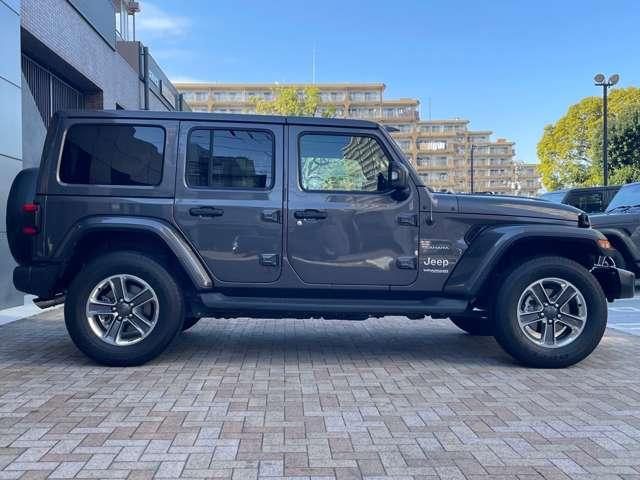 ジープ・ラングラーアンリミテッド サハラ　認定中古車　３．６ＬＶ６ペンタスターモデル　シートヒーター　ハンドルヒータ―　ドライブレコーダー　禁煙車（10枚目）