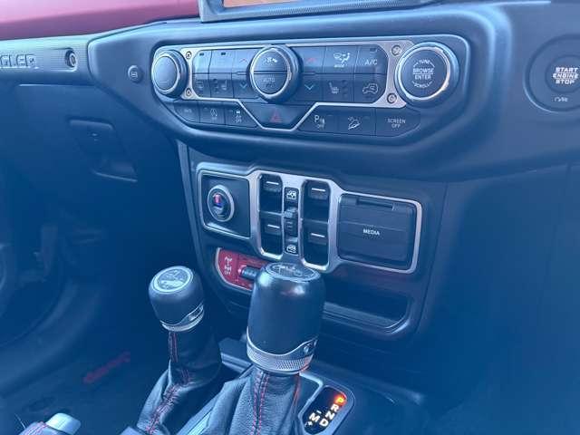 ジープ・ラングラーアンリミテッド ルビコン　認定中古車　３．６Ｌ　Ｖ６ベンタスターエンジン　ブラインドスポットモニター　ＡＣＣ　禁煙車（25枚目）