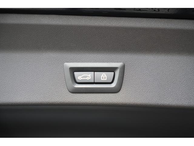 Ｘ３ Ｍ コンペティション　電動パノラマガラスサンルーフ　リヤシートバックレスト　アジャストメント　直列６気筒ツインターボ　メタリックペイント　カーボンインテリアトリム　アクティブベンチレーション　ヘッドアップディスプレイ（21枚目）