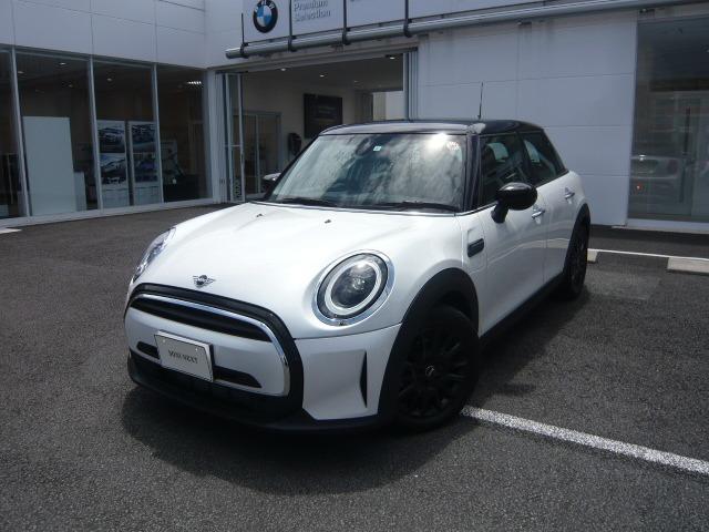 ＭＩＮＩ クーパーＤプレミアムプラスパッケージクラシックトリム　正規認定中古車　保証整備付　ＥＴＣ　バックカメラ　衝突被害軽減ブレーキ　アイドリングストップ　障害物センサー　車線逸脱防止支援システム　アクティブクルーズコントロール　ＬＥＤヘッドライト（2枚目）