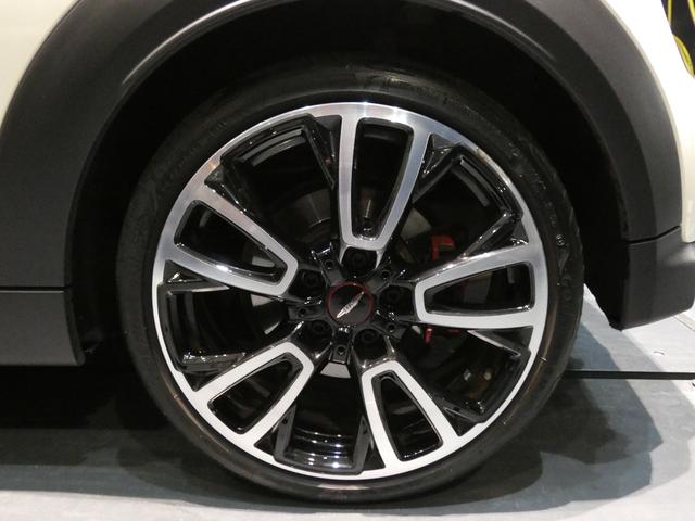 ＭＩＮＩ ジョンクーパーワークス　エッセンシャル・トリム　正規認定中古車　保証整備付　ＥＴＣ　バックカメラ　衝突被害軽減ブレーキ　アイドリングストップ　障害物センサー　車線逸脱防止支援システム　クルーズコントロール　ＬＥＤヘッドライト　純正ホイール（48枚目）