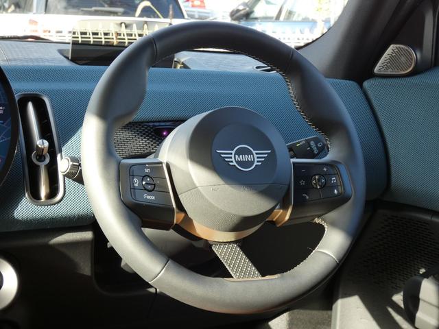 ＭＩＮＩ カントリーマンＳオール４　フェイバード・トリム　Ｍパッケージ　正規認定中古車　保証整備付　弊社試乗車　ナビ　ＥＴＣ　ドラレコ　バックカメラ　電動シート　ハーマンカードン　衝突軽減ブレーキ　アイドリングストップ　障害物ソナー　レーンキープ（5枚目）