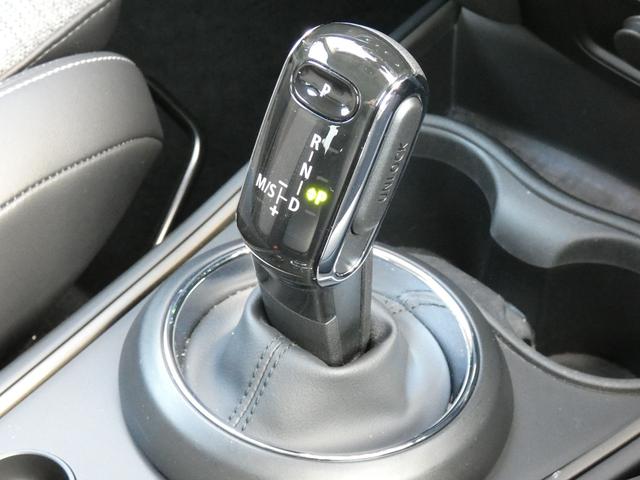 ＭＩＮＩ クーパーＤクロスオーバープレミアム＋Ｐクラシックトリム　正規認定中古車　保証整備付　ナビ　ＥＴＣ　バックカメラ　衝突軽減ブレーキ　アイドリングストップ　障害物ソナー　レーンキープ　アクティブクルコン　ＬＥＤライト　純正ホイール（18枚目）