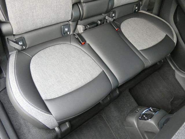 ＭＩＮＩ クーパーＤクロスオーバープレミアム＋Ｐクラシックトリム　正規認定中古車　保証整備付　ナビ　ＥＴＣ　バックカメラ　衝突軽減ブレーキ　アイドリングストップ　障害物ソナー　レーンキープ　アクティブクルコン　ＬＥＤライト　純正ホイール（33枚目）