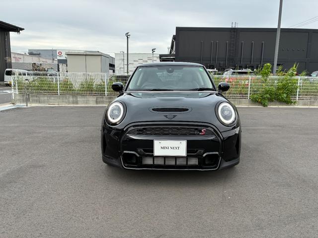 MINI クーパーS クラシック・トリム MINI認定中古車 MININEXT保証2年 ETC2.0 クラシックトリム HDDナビゲーション 前後PDC+バックカメラ LEDヘッドライト 17インチアロイ 運転席・助手席シートヒーター(2枚目)