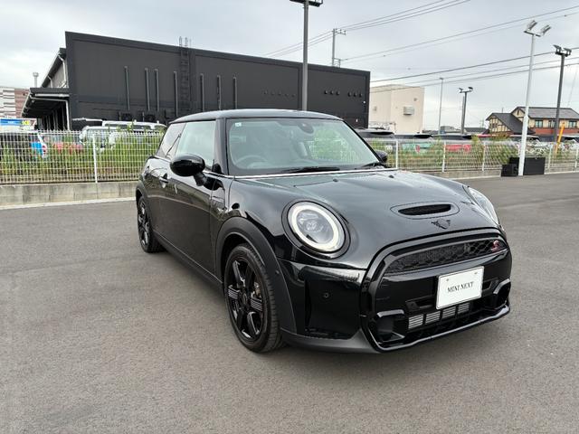 MINI クーパーS クラシック・トリム MINI認定中古車 MININEXT保証2年 ETC2.0 クラシックトリム HDDナビゲーション 前後PDC+バックカメラ LEDヘッドライト 17インチアロイ 運転席・助手席シートヒーター(3枚目)