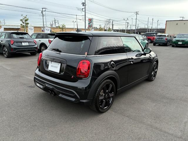 MINI クーパーS クラシック・トリム MINI認定中古車 MININEXT保証2年 ETC2.0 クラシックトリム HDDナビゲーション 前後PDC+バックカメラ LEDヘッドライト 17インチアロイ 運転席・助手席シートヒーター(5枚目)