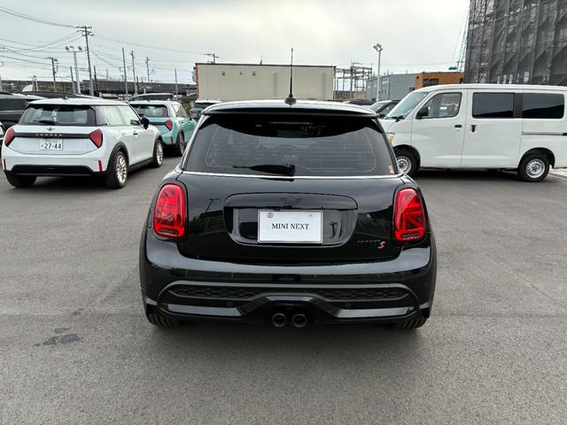MINI クーパーS クラシック・トリム MINI認定中古車 MININEXT保証2年 ETC2.0 クラシックトリム HDDナビゲーション 前後PDC+バックカメラ LEDヘッドライト 17インチアロイ 運転席・助手席シートヒーター(6枚目)