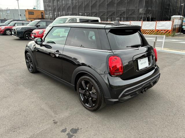 MINI クーパーS クラシック・トリム MINI認定中古車 MININEXT保証2年 ETC2.0 クラシックトリム HDDナビゲーション 前後PDC+バックカメラ LEDヘッドライト 17インチアロイ 運転席・助手席シートヒーター(7枚目)