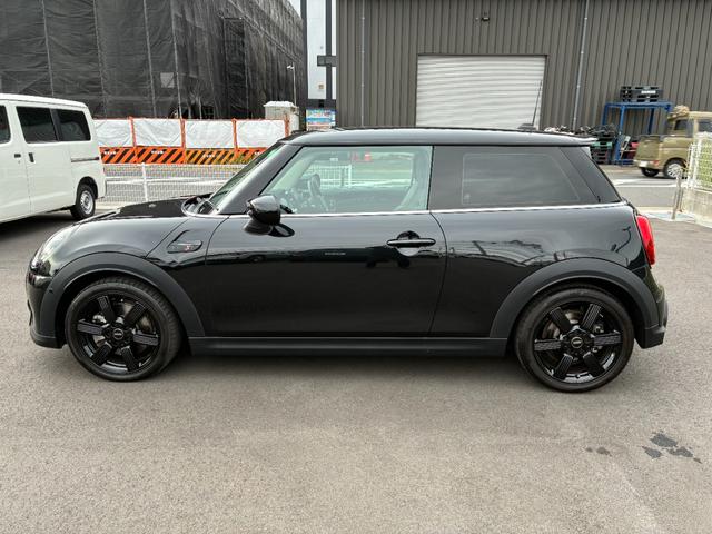 MINI クーパーS クラシック・トリム MINI認定中古車 MININEXT保証2年 ETC2.0 クラシックトリム HDDナビゲーション 前後PDC+バックカメラ LEDヘッドライト 17インチアロイ 運転席・助手席シートヒーター(8枚目)