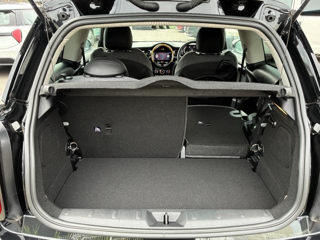MINI クーパーS クラシック・トリム MINI認定中古車 MININEXT保証2年 ETC2.0 クラシックトリム HDDナビゲーション 前後PDC+バックカメラ LEDヘッドライト 17インチアロイ 運転席・助手席シートヒーター(28枚目)