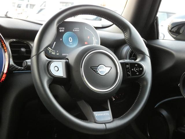 MINI クーパーS レゾリュート・エディション 特別仕様車 正規認定中古車 保証整備付 ワンオーナー 禁煙車 ETC ドラレコ バックカメラ 衝突軽減ブレーキ アイドリングストップ 障害物ソナー レーンキープ クルコン LEDライト 純正ホイール(5枚目)