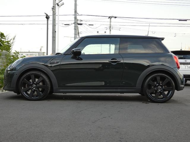 MINI クーパーS レゾリュート・エディション 特別仕様車 正規認定中古車 保証整備付 ワンオーナー 禁煙車 ETC ドラレコ バックカメラ 衝突軽減ブレーキ アイドリングストップ 障害物ソナー レーンキープ クルコン LEDライト 純正ホイール(43枚目)