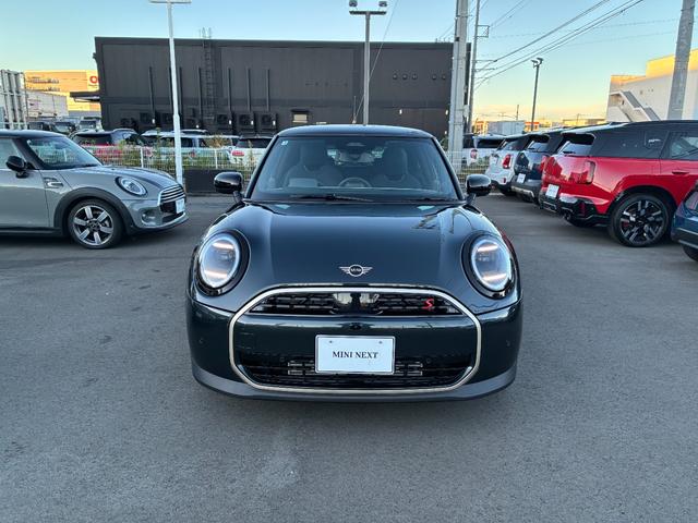 ＭＩＮＩ クーパーＳ　フェイバリット・トリム　ＭＩＮＩ認定中古車　ＭＩＮＩＮＥＸＴ保証　新車保証継承　フェイバードトリム　Ｍパッケージ　１８インチアロイ　ＥＴＣ２．０　クラウドナビゲーション　アップルカープレイ　アンドロイドオート　全周囲カメラ（2枚目）