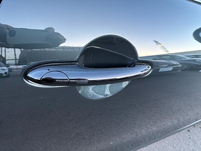 ＭＩＮＩ クーパーＳ　フェイバリット・トリム　ＭＩＮＩ認定中古車　ＭＩＮＩＮＥＸＴ保証　新車保証継承　フェイバードトリム　Ｍパッケージ　１８インチアロイ　ＥＴＣ２．０　クラウドナビゲーション　アップルカープレイ　アンドロイドオート　全周囲カメラ（9枚目）