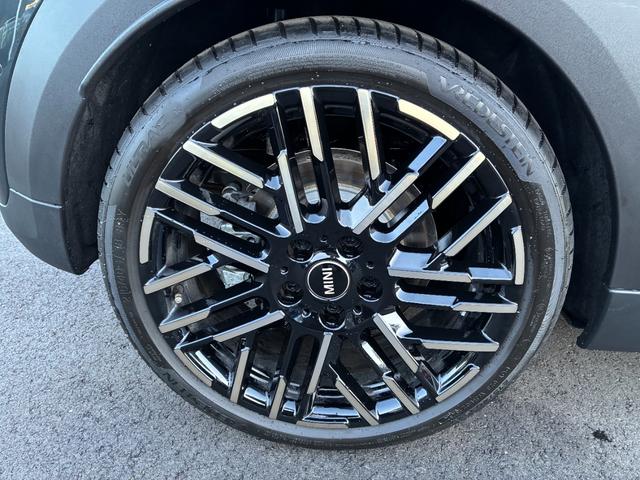 ＭＩＮＩ クーパーＳ　フェイバリット・トリム　ＭＩＮＩ認定中古車　ＭＩＮＩＮＥＸＴ保証　新車保証継承　フェイバードトリム　Ｍパッケージ　１８インチアロイ　ＥＴＣ２．０　クラウドナビゲーション　アップルカープレイ　アンドロイドオート　全周囲カメラ（10枚目）