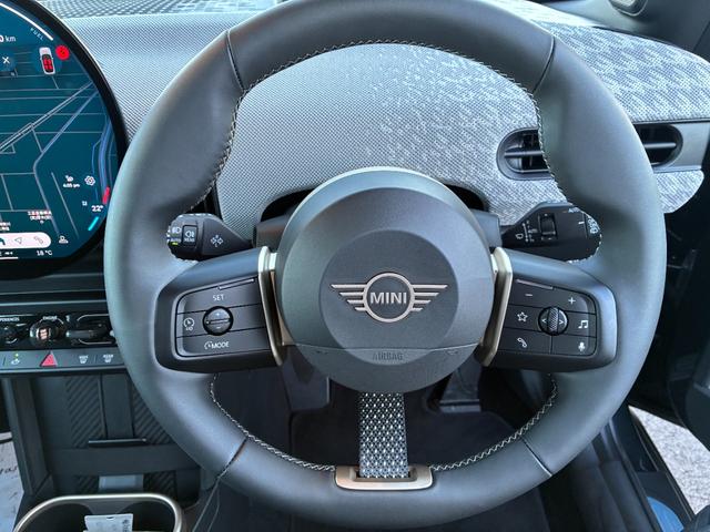 ＭＩＮＩ クーパーＳ　フェイバリット・トリム　ＭＩＮＩ認定中古車　ＭＩＮＩＮＥＸＴ保証　新車保証継承　フェイバードトリム　Ｍパッケージ　１８インチアロイ　ＥＴＣ２．０　クラウドナビゲーション　アップルカープレイ　アンドロイドオート　全周囲カメラ（12枚目）