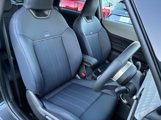 ＭＩＮＩ クーパーＳ　フェイバリット・トリム　ＭＩＮＩ認定中古車　ＭＩＮＩＮＥＸＴ保証　新車保証継承　フェイバードトリム　Ｍパッケージ　１８インチアロイ　ＥＴＣ２．０　クラウドナビゲーション　アップルカープレイ　アンドロイドオート　全周囲カメラ（15枚目）