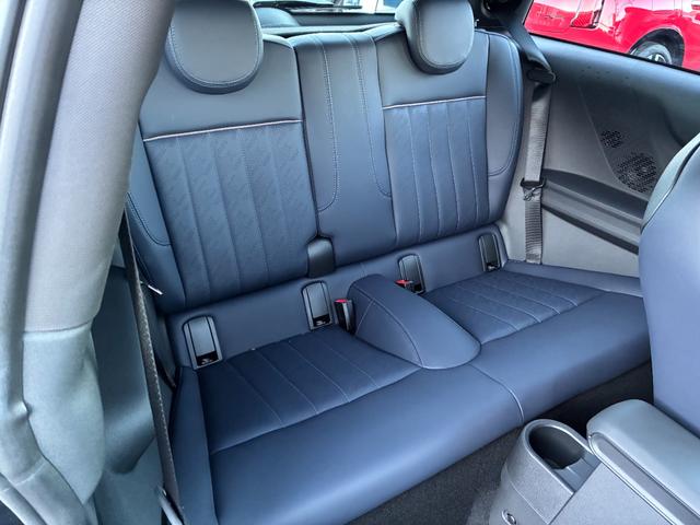 ＭＩＮＩ クーパーＳ　フェイバリット・トリム　ＭＩＮＩ認定中古車　ＭＩＮＩＮＥＸＴ保証　新車保証継承　フェイバードトリム　Ｍパッケージ　１８インチアロイ　ＥＴＣ２．０　クラウドナビゲーション　アップルカープレイ　アンドロイドオート　全周囲カメラ（16枚目）