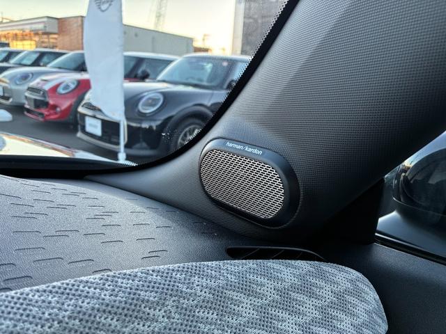 ＭＩＮＩ クーパーＳ　フェイバリット・トリム　ＭＩＮＩ認定中古車　ＭＩＮＩＮＥＸＴ保証　新車保証継承　フェイバードトリム　Ｍパッケージ　１８インチアロイ　ＥＴＣ２．０　クラウドナビゲーション　アップルカープレイ　アンドロイドオート　全周囲カメラ（20枚目）