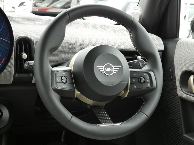 ＭＩＮＩ クーパーＳ　フェイバード・トリム　Ｍパッケージ　正規認定中古車　保証整備付　弊社代車　ナビ　ＥＴＣ　ドラレコ　バックカメラ　電動シート　ハーマンカードン　衝突軽減ブレーキ　アイドリングストップ　障害物ソナー　レーンキープ　Ａクルコン（5枚目）