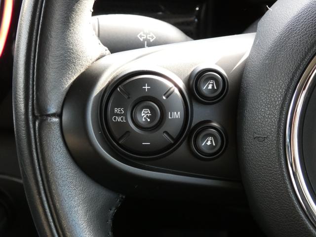 ＭＩＮＩ クーパー　クラブマン　正規認定中古車　保証整備付　ナビ　ＥＴＣ　バックカメラ　衝突軽減ブレーキ　アイドリングストップ　障害物ソナー　アダプティブクルコン　ＬＥＤライト　純正ホイール（6枚目）