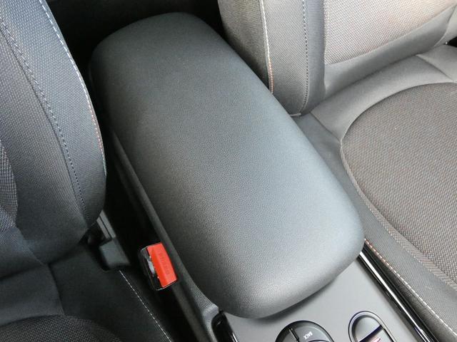ＭＩＮＩ クーパー　クラブマン　正規認定中古車　保証整備付　ナビ　ＥＴＣ　バックカメラ　衝突軽減ブレーキ　アイドリングストップ　障害物ソナー　アダプティブクルコン　ＬＥＤライト　純正ホイール（21枚目）