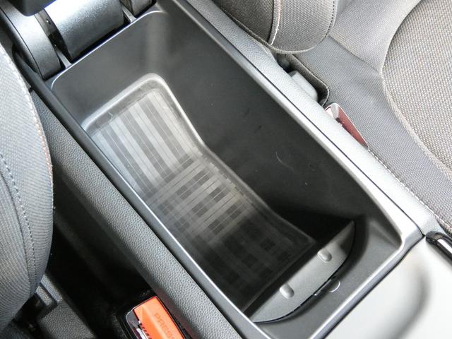 ＭＩＮＩ クーパー　クラブマン　正規認定中古車　保証整備付　ナビ　ＥＴＣ　バックカメラ　衝突軽減ブレーキ　アイドリングストップ　障害物ソナー　アダプティブクルコン　ＬＥＤライト　純正ホイール（23枚目）