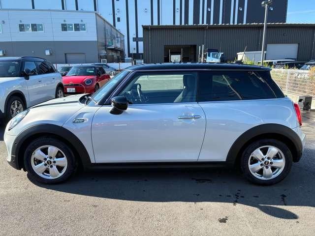 ＭＩＮＩ クーパーＤ　ＭＩＮＩ認定中古車　ＭＩＮＩＮＥＸＴ保証　カメラパッケージ　ペッパーパッケージ　ＬＥＤヘッドライト　ＥＴＣ　ＨＤＤナビゲーション　ドライブレコーダー　前後ＰＤＣ＋バックカメラ（8枚目）