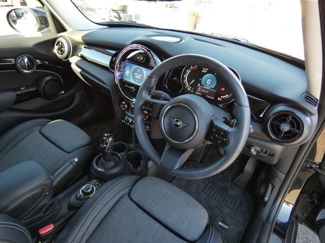 ＭＩＮＩ クーパーＳＤ　クラシック・トリム　正規認定中古車　保証整備付　ＥＴＣ　ドラレコ　バックカメラ　衝突軽減ブレーキ　アイドリングストップ　障害物ソナー　レーンキープ　クルコン　ＬＥＤライト　純正ホイール（25枚目）