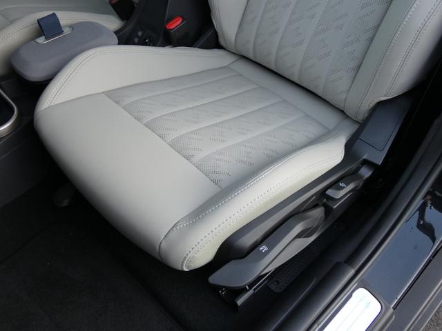 ＭＩＮＩ クーパーＣ　フェイバード・トリム　正規認定中古車　保証整備付　弊社試乗車　ナビ　ＥＴＣ　バックカメラ　衝突軽減ブレーキ　アイドリングストップ　障害物ソナー　レーンキープ　アダプティブクルコン　ＬＥＤライト　純正ホイール（29枚目）