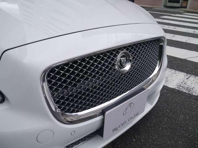 XJ XJ プレミアムラグジュアリー コンビハンドル ブラックレザーシート 電動シート インテリア20AW 純正ナビ TV シートエアコン シートヒーター ディーラー記録簿 バックカメラ アイドリングストップ クルーズコントロール(37枚目)