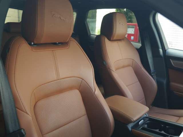 Ｆペイス Ｒ－ダイナミック　ブラック　Ｄ２００　２．０Ｌ　Ｄ２００　ディーゼルターボ　４ＷＤ　Ｒダイナミックブラックパックタンレザーインテリア液晶メーターグラストップ２１ＡＷカープレイナビパワーヒータークーラーシート　（ダークブルーメタリック）（15枚目）