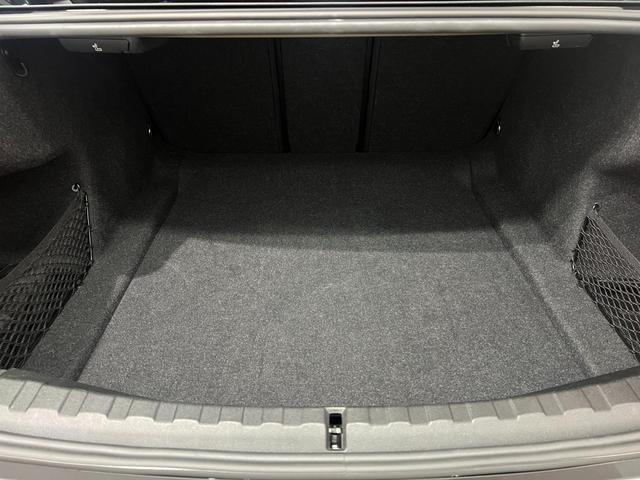 Ｂ３ リムジン　オールラッド　ＨａｒｍａｎＫａｒｄｏｎ　フルセグ　取説　記録簿　スペアキー　ドラレコ　２０ｉｎＡＷ　メタリックペイントアンビエントライト　ワイヤレスチャージング　ライブコックピット　電動フロントスポーツシート（43枚目）