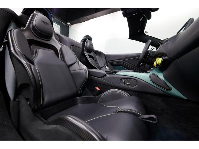 ヴァンテージ Ｖ１２ロードスター限定２４９台　Ｖ１２ロードスター限定２４９台　レーシンググリーン　ライトウェイトＰＫＧ　純正２１サテンブラックＡＷ（9枚目）