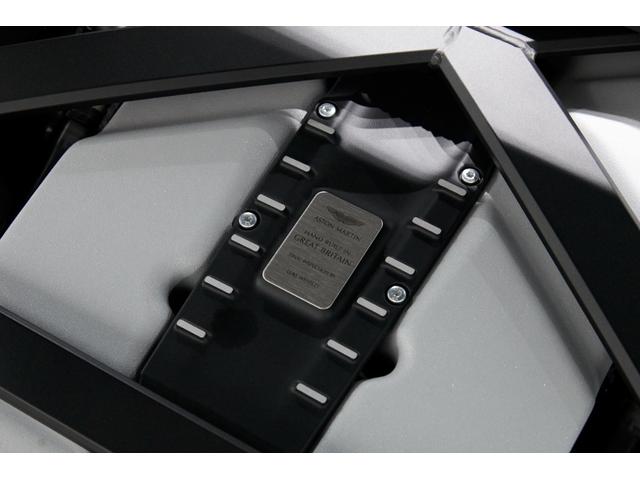 ヴァンテージ Ｖ１２ロードスター限定２４９台　Ｖ１２ロードスター限定２４９台　レーシンググリーン　ライトウェイトＰＫＧ　純正２１サテンブラックＡＷ（29枚目）