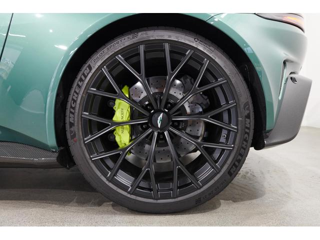 ヴァンテージ Ｖ１２ロードスター限定２４９台　Ｖ１２ロードスター限定２４９台　レーシンググリーン　ライトウェイトＰＫＧ　純正２１サテンブラックＡＷ（32枚目）