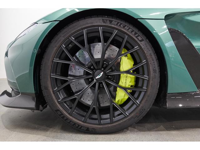 ヴァンテージ Ｖ１２ロードスター限定２４９台　Ｖ１２ロードスター限定２４９台　レーシンググリーン　ライトウェイトＰＫＧ　純正２１サテンブラックＡＷ（33枚目）