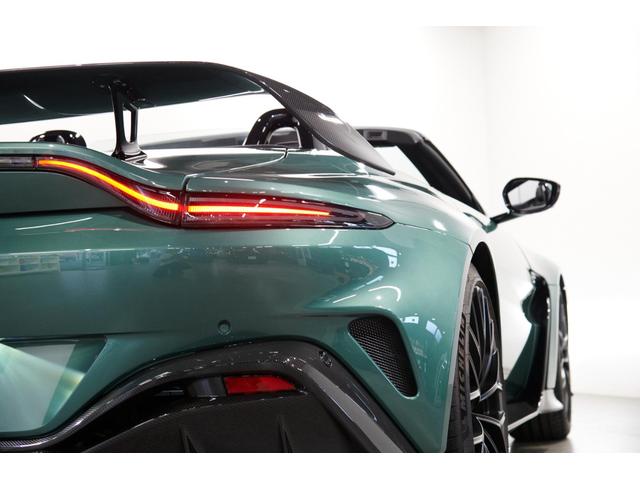 ヴァンテージ Ｖ１２ロードスター限定２４９台　Ｖ１２ロードスター限定２４９台　レーシンググリーン　ライトウェイトＰＫＧ　純正２１サテンブラックＡＷ（37枚目）