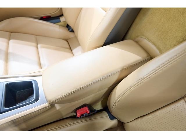 ７１８ケイマン ７１８ケイマン　２．０　レーシングイエロー／左Ｈ／６速マニュアル／スポクロ／ＰＡＳＭ／スポエグ／１９インチケイマンＳアルミ（22枚目）